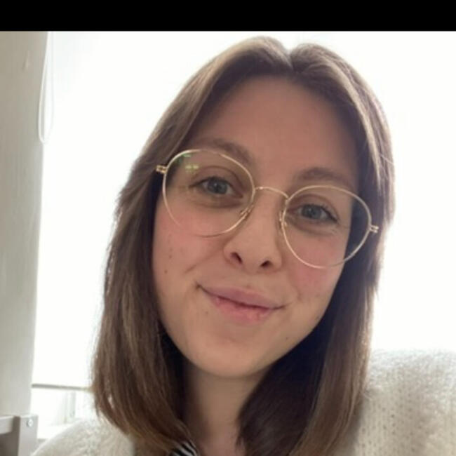 Babysitter in Heers: Aline