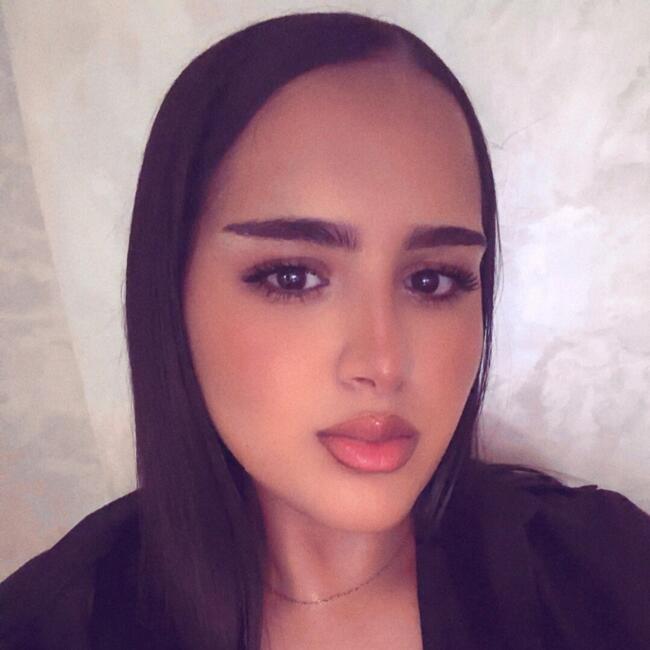 Babysitter in Sint-Agatha-Berchem: Aya