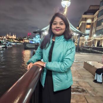 Babysitter in London: Varshitha