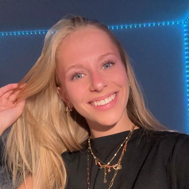Babysitter in Clermont-Ferrand: Candice