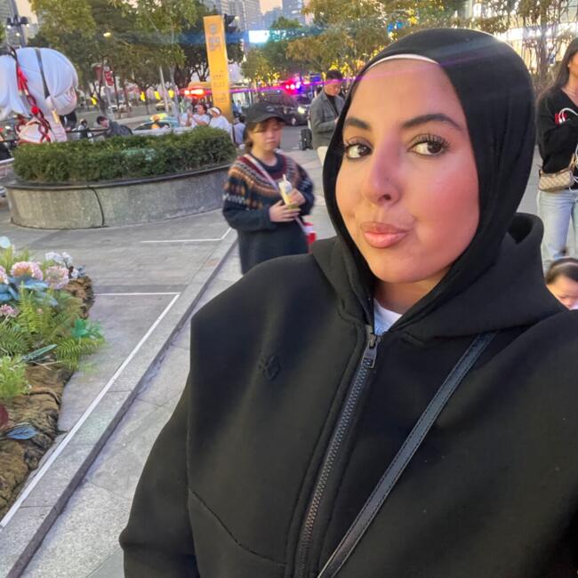 Babysitter in Cannes: Manel