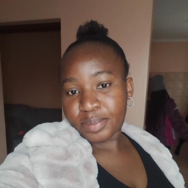 Babysitter in Motherwell: Lisakhanya