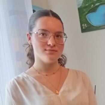 Babysitter in Cholet: Clara
