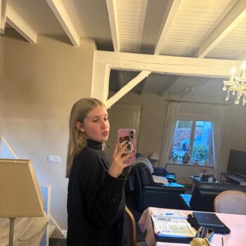 Babysitter in Haaltert: Evelyne