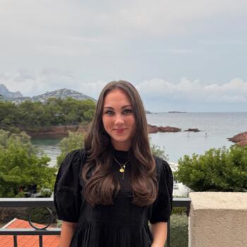 Babysitter in Domessin: Julie