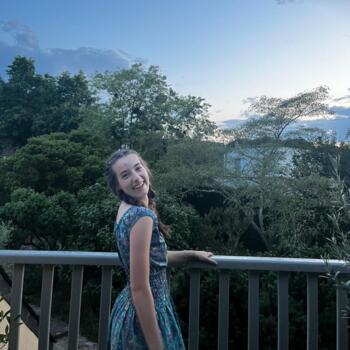 Babysitter in Carquefou: Elea