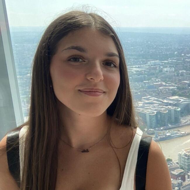 Babysitter in Cadiz: Lola Callesi Sanchez