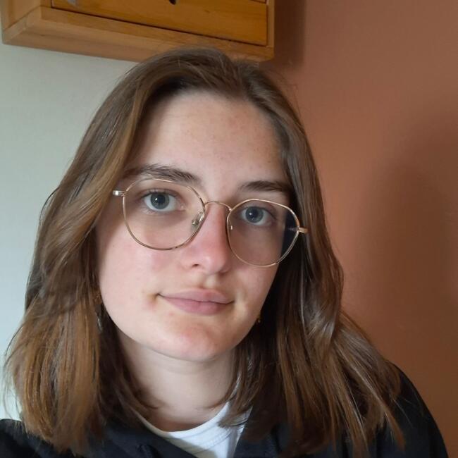 Niñera en Brive-la-Gaillarde: Lucyle