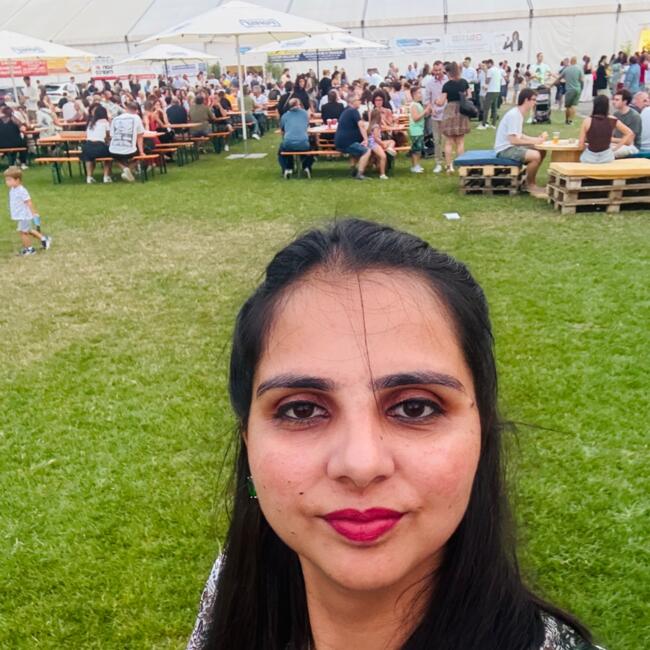 Babysitter a Dello: RKaur