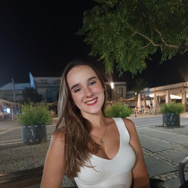 Babysitter in Cascais: Mariana