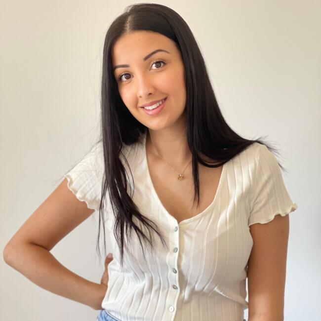 Babysitter in Villeneuve-lès-Avignon: Hind