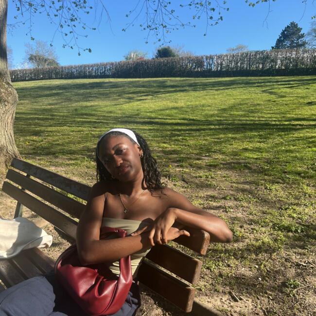 Babysitter in Le Mée-sur-Seine: Paola