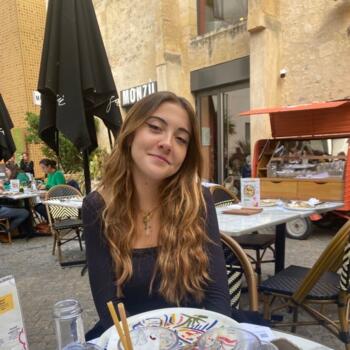 Babysitter in Bordeaux: Sana