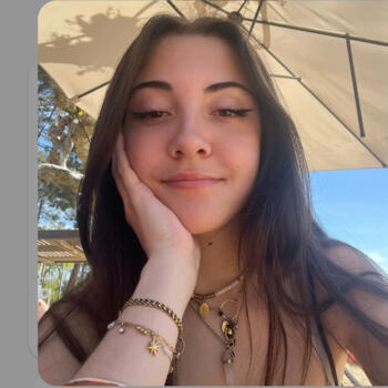 Babysitter in Bordeaux: Sana