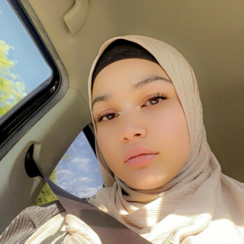 Babysitter Sydney: Rina