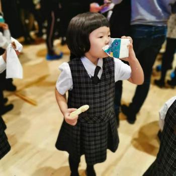 Baby-sitting Montréal: job de garde d'enfants 薇