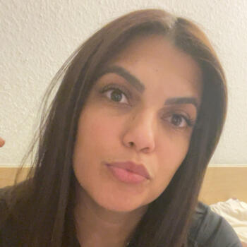 Nanny in Vernier: Cintia