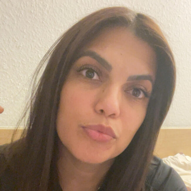 Nanny in Vernier: Cintia