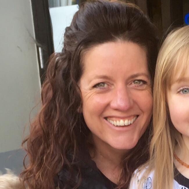 Babysitter in Dunedin: Mary