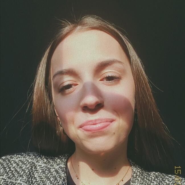 Babysitter in Notre-Dame-du-Pé: Julie