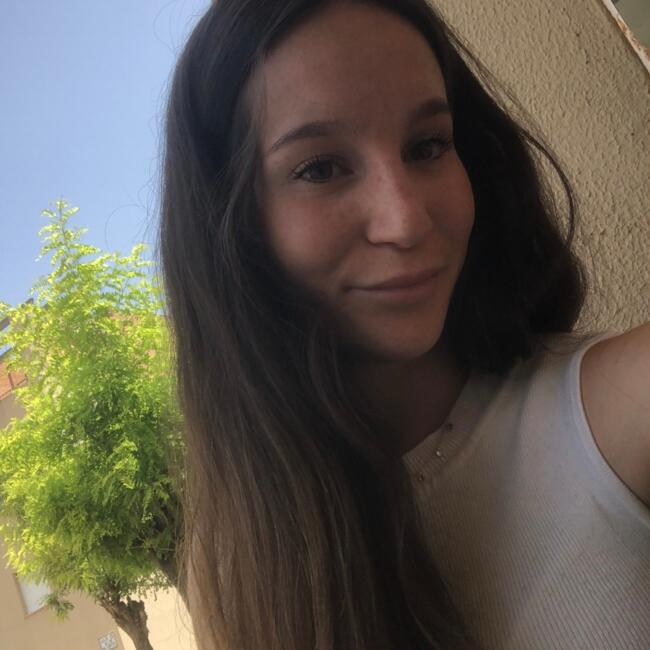 Babysitter in Mairena del Aljarafe: Lucía