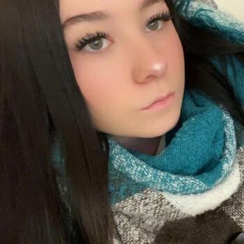 Babysitter Saint-Amand (Nouvelle-Aquitaine): Jade
