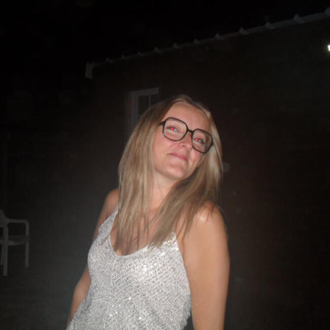 Babysitter in Chauvé: Celya