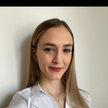 Lavoro per babysitter a Omegna: lavoro per babysitter Laura