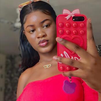 Babysitter in Charleroi: Ketsia