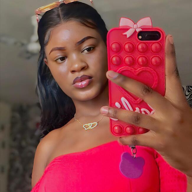 Babysitter in Charleroi: Ketsia