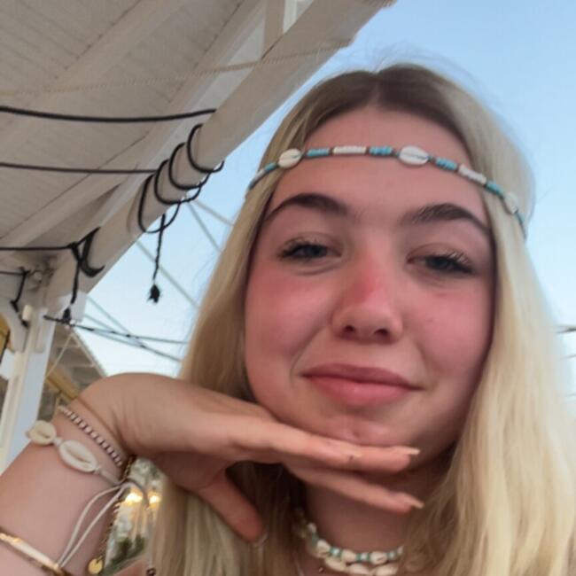 Babysitter in Muiden: Ashley