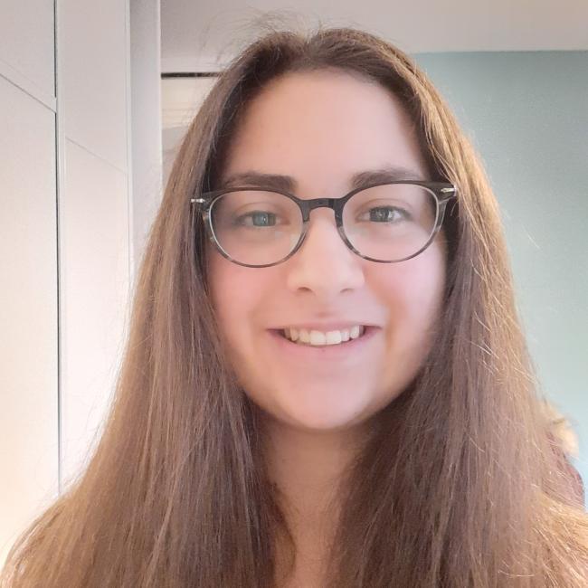 Niñera en Fléville-devant-Nancy: Jade