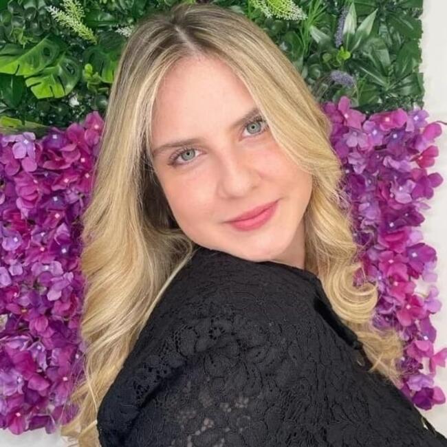 Babysitter em Almada: Diana