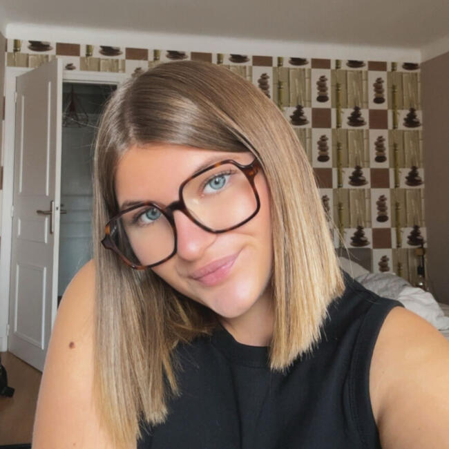 Babysitter in Etterbeek: Lola