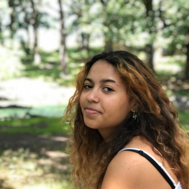 Babysitter in Brighton: Nia