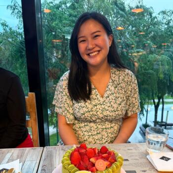 Lowongan pekerjaan babysitting di Klari: lowongan pekerjaan babysitter Esther