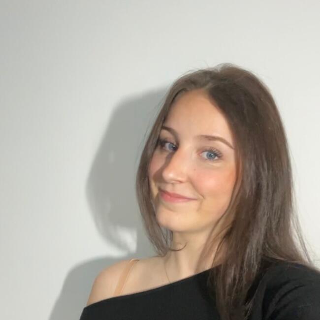 Babysitter in Voisins-le-Bretonneux: Maud