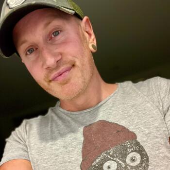 Babysitting job in Ashburton: babysitting job Brad