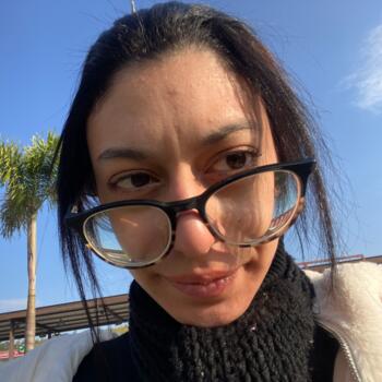 Babysitter in Itaquaquecetuba: Shirley