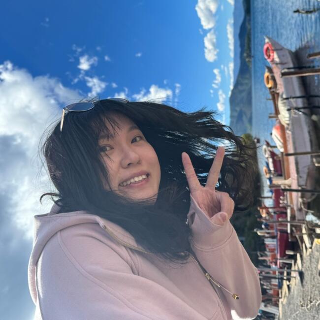 オークランド のベビーシッター: Yang