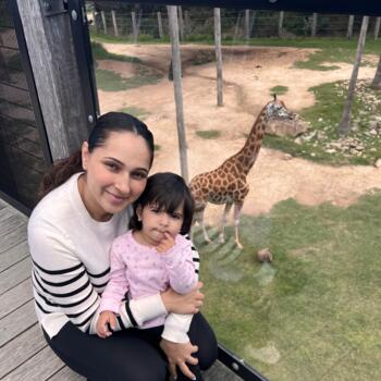 Emploi de nounous à Sydney: job de garde d'enfants Hira