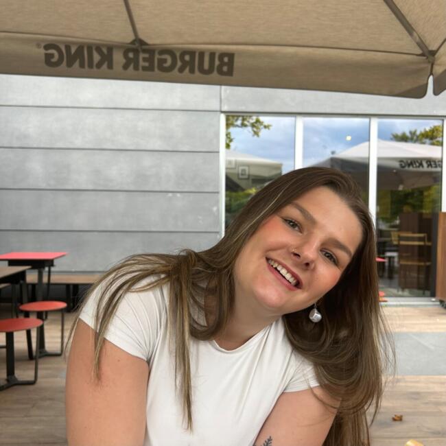 Babysitter in Geel: Syenna