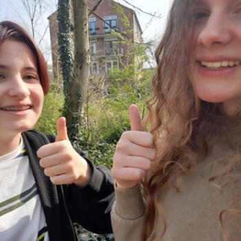 Oppas in Hoogland: Maartje en Isabel