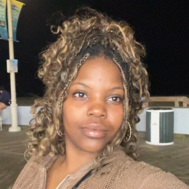 Babysitter in Ashburn: Shawana