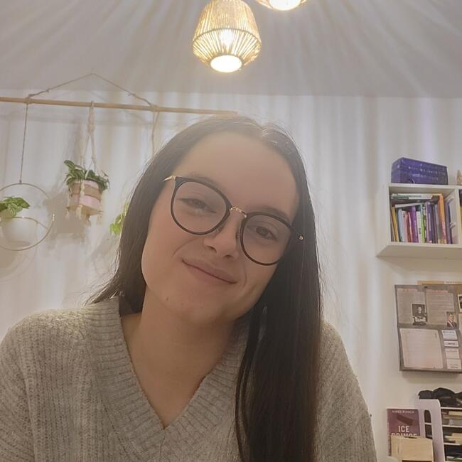 Babysitter in Cluses: Anna