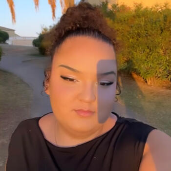 Babysitter in Entraigues-sur-la-Sorgue: Jasmine