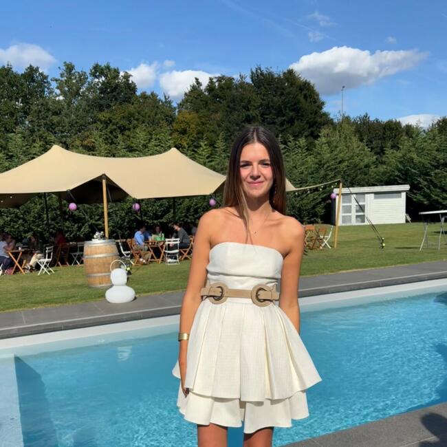 Babysitter in Tournai: Elyne