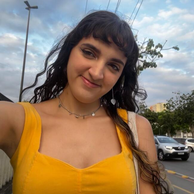 Babysitter in Niterói: Yasmin