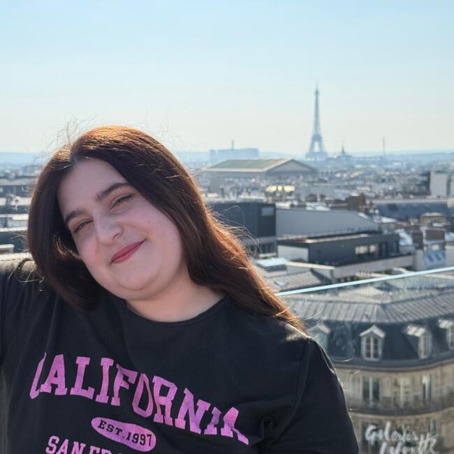 Babysitter in Igny: Lucie