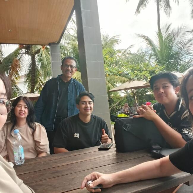 Lowongan pekerjaan babysitting di Jakarta: Michael